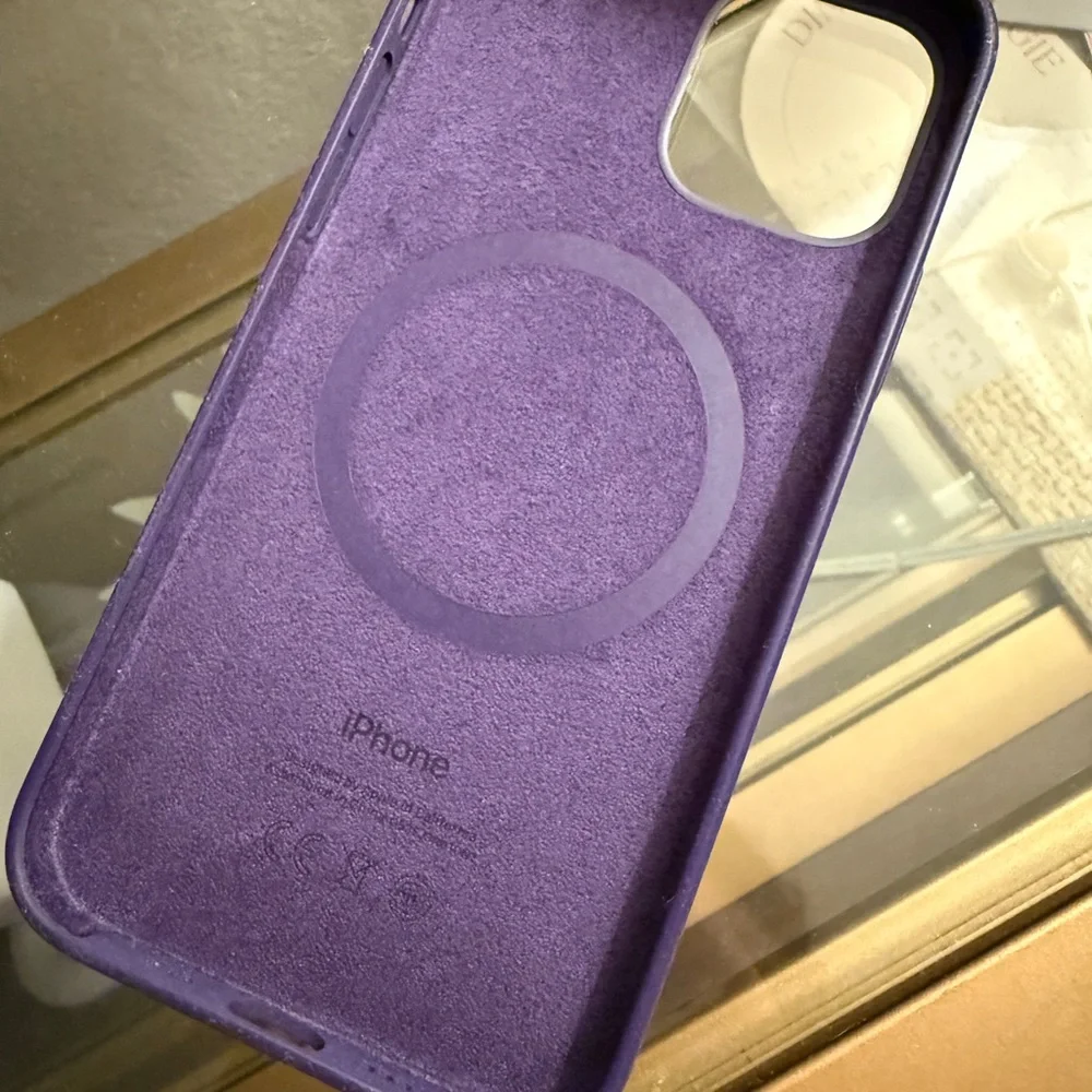 Apple Purple Silicone iPhone 12 MagSafe Case